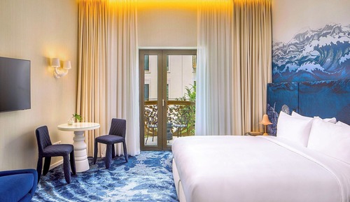Premium Room, 1 King Bed, Garden View (Furnished Balcony)