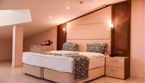 Economy Room