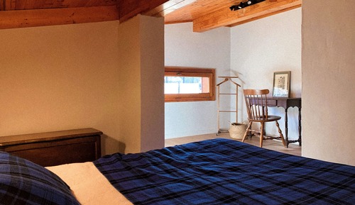 Double Room, Shared Bathroom, Mountain View (Bibliothèque)