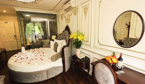 Luxury Suite