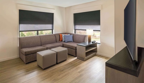 Suite, 1 Bedroom, Kitchen (Two Queen Beds)