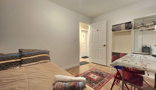 Economy Room