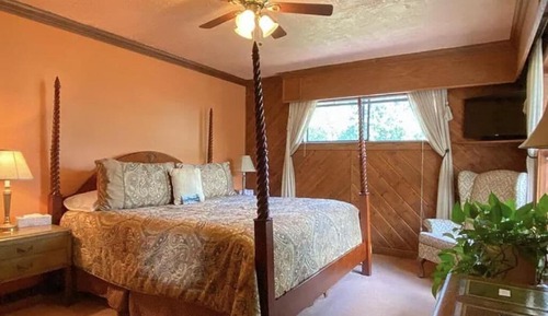 Deluxe Double Room, Ensuite, Mountain View (Sunrise)