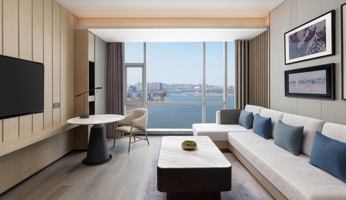 Lakeview Suite