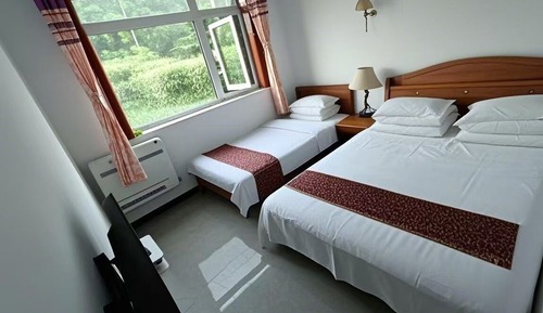 Economy Triple Room