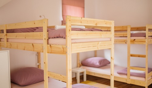 Comfort Shared Dormitory, Women only