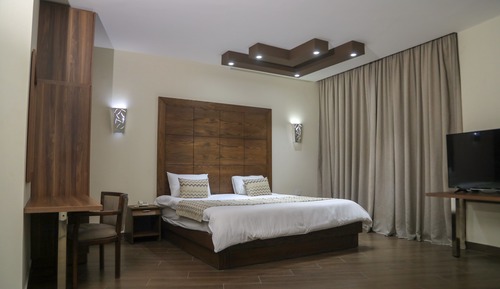 Deluxe Suite