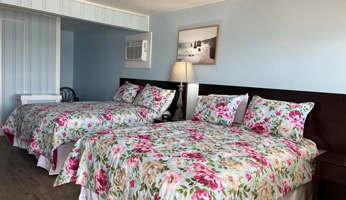 Double Room, 2 Queen Beds, Lake View