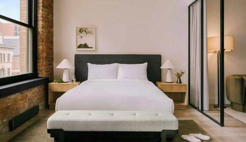 Superior Studio, 1 Queen Bed