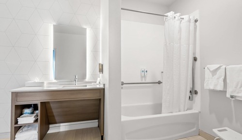 Room, Multiple Beds, Accessible, Non Smoking (Mobility, Hearing Accessible)