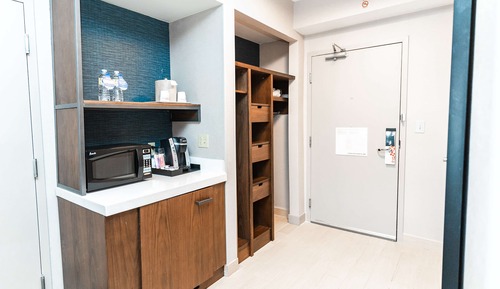 Room, 2 Queen Beds, Accessible (Mobility/Hearing, Roll In Shower)