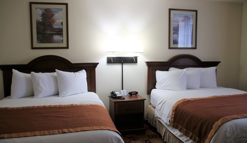 Suite, 2 Queen Beds, Non Smoking (One-Bedroom)
