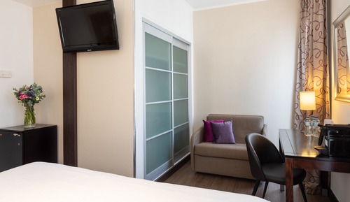 Deluxe Triple Room, 1 Queen Bed with Sofa bed