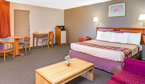 Studio Suite, 1 King Bed, Non Smoking, Jetted Tub
