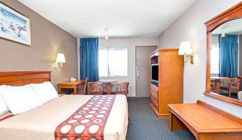 Room, 1 King Bed, Accessible, Non Smoking (Mobility Accessible)