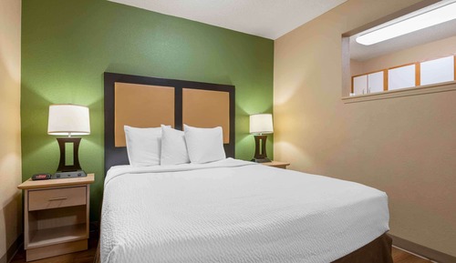 Deluxe Studio, 1 Queen Bed with Sofa bed, Non Smoking