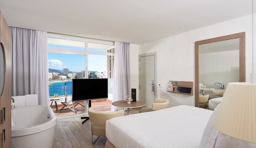 The Level, Junior Suite