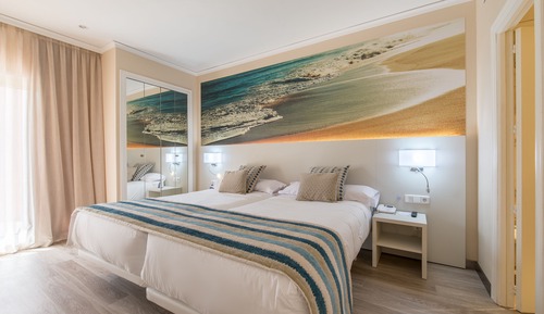 Classic Suite (2 Adults + 1 Child)