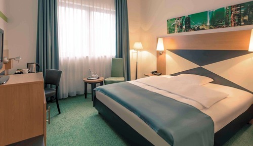 Standard Room, 1 King Bed
