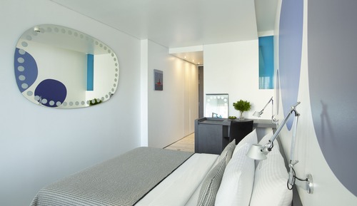 Room, Connecting Rooms