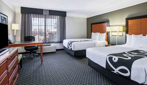 Deluxe Room, 2 Queen Beds, Mobility Accessible, Non Smoking (Hearing Accessible, Tub w/Grab Bars)