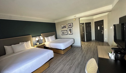Deluxe Room, 2 Queen Beds, Non Smoking