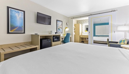 Room, 1 King Bed, Accessible, Non Smoking