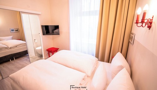 Classic Double Room, 2 Twin Beds, Courtyard View