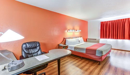 Deluxe Room, 1 King Bed, Non Smoking