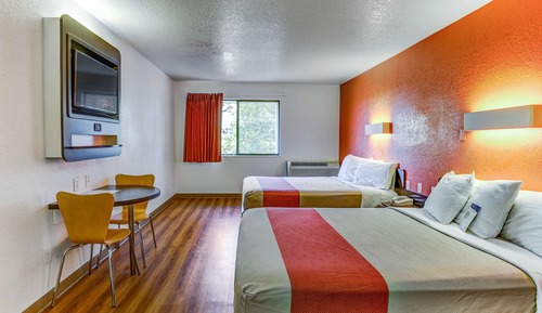 Deluxe Room, 1 Queen Bed, Accessible, Non Smoking