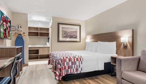 Superior Room, 1 King Bed, Non Smoking, Kitchenette