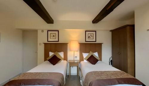 Cottage Twin Room, River View