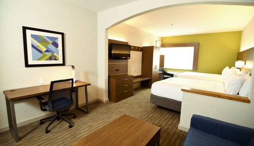 Suite, 2 Queen Beds (Feature)