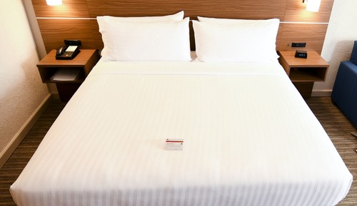 Standard Room, 1 King Bed