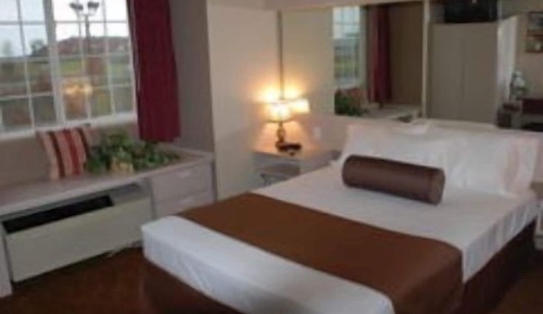Standard Room, 1 Queen Bed