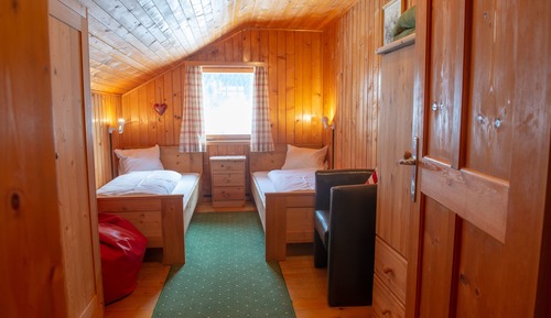Classic Condo, Sauna, Annex Building