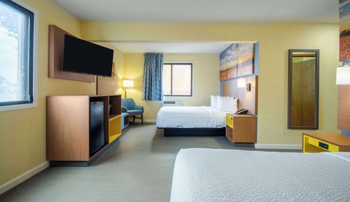 Room, 2 Queen Beds, Accessible, Non Smoking