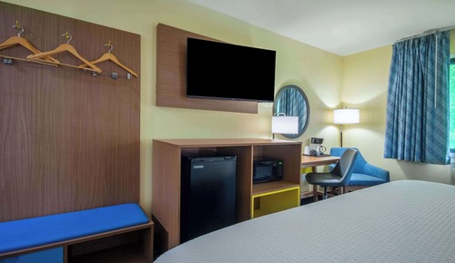 Business Room, 2 Queen Beds, Non Smoking
