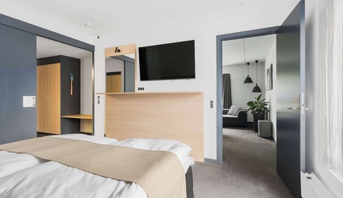 Junior Suite, 1 Queen Bed, Non Smoking (Separate Living Room)