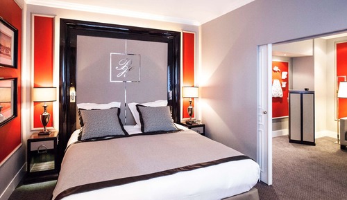 Suite, 1 King Bed, Courtyard View (City View)