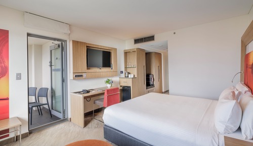 Superior Room, 1 King Bed, Balcony