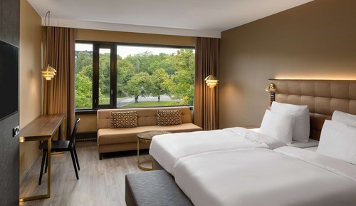 Superior Room, River View (High Floor)