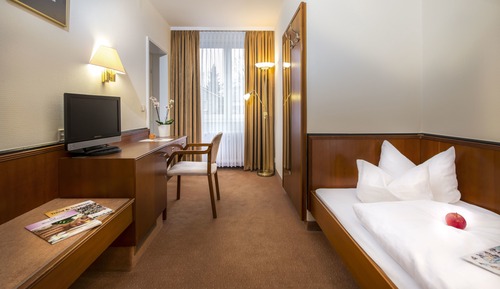 Standard Single Room, Garden View