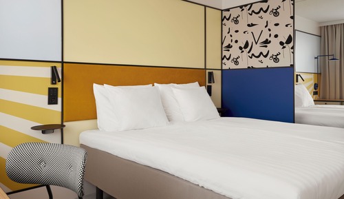 Standard Room, 1 King Bed