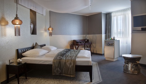 Honeymoon Studio Suite