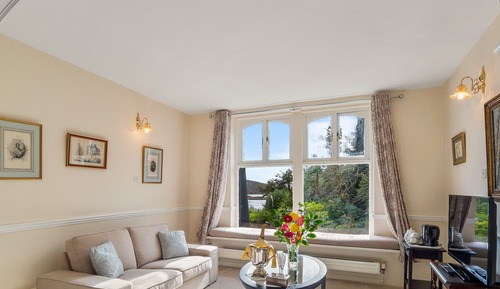 Junior Suite, 1 King Bed, Garden View, Ground Floor