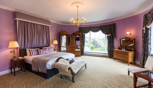 Honeymoon Suite