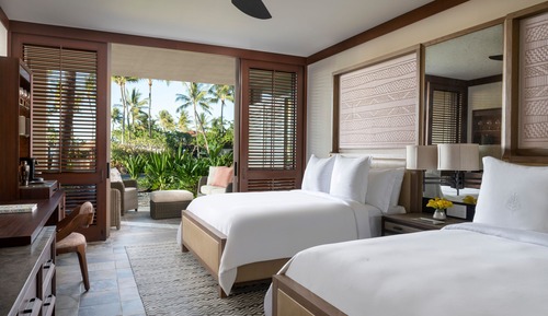 Poolside Room, 1 King Bed + sofabed