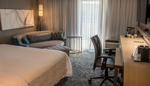 Room, 1 King Bed, Non Smoking (Mobility/Hearing Access, Roll-In Shwr)