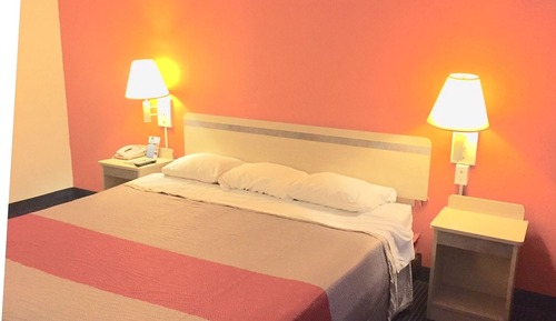 Room, 1 King Bed, Smoking